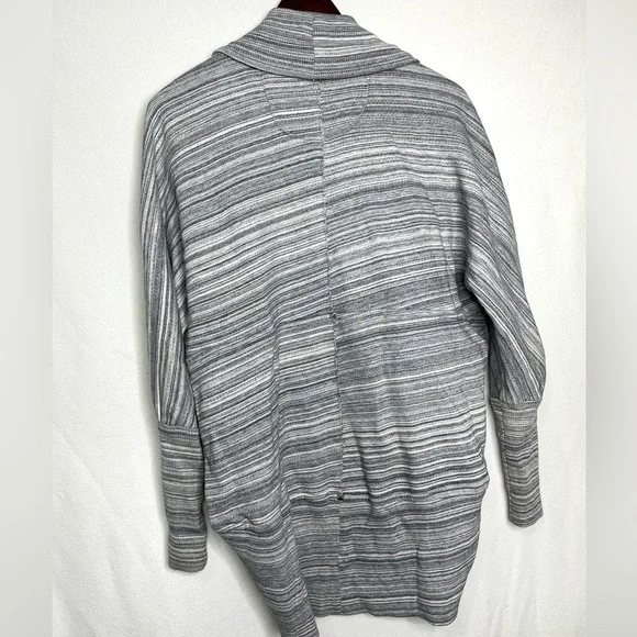 Aritzia Wilfred Diderot Open Front Cocoon Cardigan Light Heathered Grey Size XS - Picture 12 of 14
